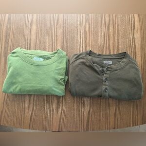 Duluth Trading Co Green Crewneck & Olive Henley (Lot of 2)